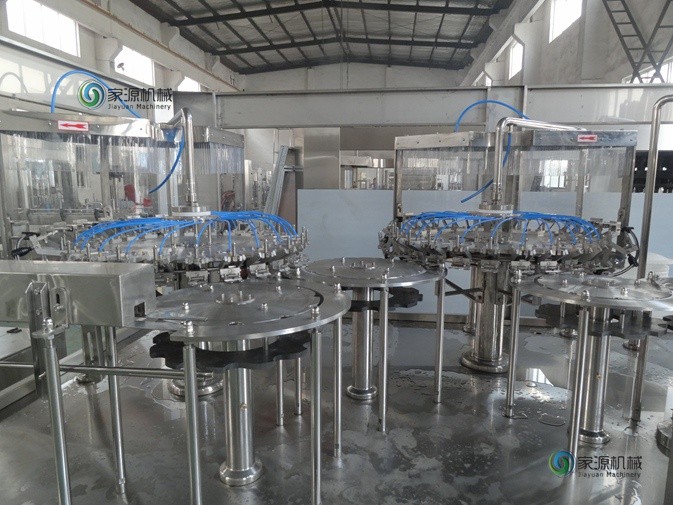 24 Heads Carbonated Soft Drink Filling Machine 0