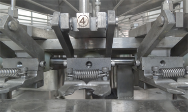 Small But Robust! Mineral Water Bottle Filling Machine with 304 Stainless Steel Welded Frame in Small Size 2