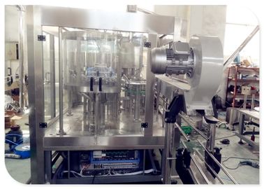 220v / 380v Auto Carbonated Drink Filling Machine SUS304 For Plastic Bottle